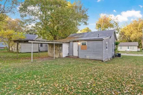 Exterior - 906 E Garfield St, Springfield, MO 65803 photo 3 of 3