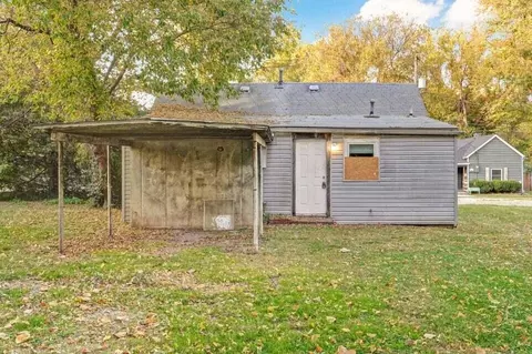 Exterior - 906 E Garfield St, Springfield, MO 65803 photo 2 of 3