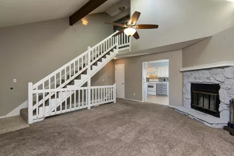 Living - 4445 S Robberson Ave, Springfield, MO 65810 photo 4 of 6