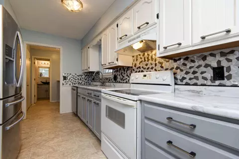 Kitchen - 4445 S Robberson Ave, Springfield, MO 65810 photo 1 of 4