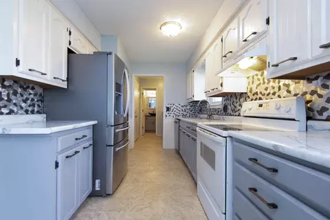 Kitchen - 4445 S Robberson Ave, Springfield, MO 65810 photo 4 of 4