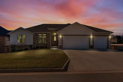 6139 S Dollison Ave, Springfield, MO 65810