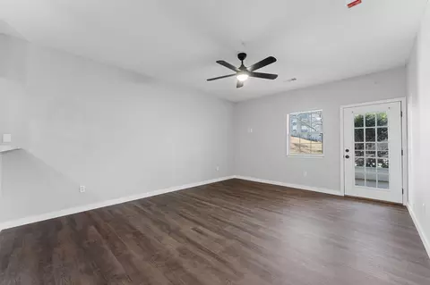 Living - 2800 Green Mountain Drive Dr #111, Branson, MO 65616 photo 2 of 4