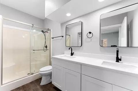 Bath - 2800 Green Mountain Dr #112, Branson, MO 65616 photo 3 of 3