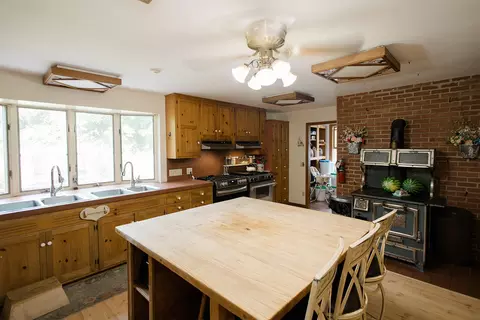 Kitchen - 19429 E State Highway 14, Ava, MO 65608 photo 4 of 9