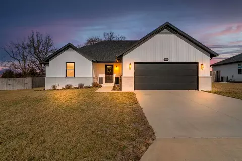 561 Fox Creek Rd, Rogersville, MO 65742