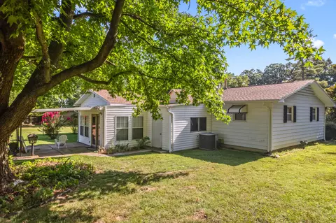 Exterior - 1719 N Pine St, Nixa, MO 65714 photo 4 of 11