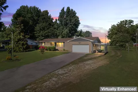 1719 N Pine St, Nixa, MO 65714