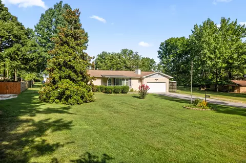 Exterior - 1719 N Pine St, Nixa, MO 65714 photo 7 of 11