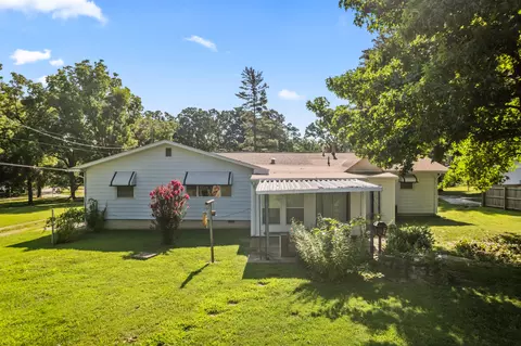 Exterior - 1719 N Pine St, Nixa, MO 65714 photo 11 of 11