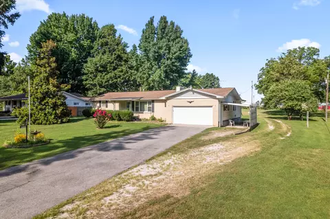 Exterior - 1719 N Pine St, Nixa, MO 65714 photo 6 of 11