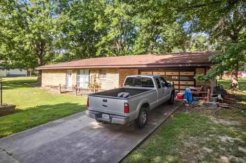 1721 N Pine St, Nixa, MO 65714 photo 2