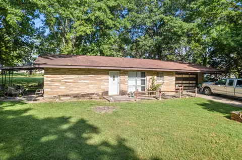 1721 N Pine St, Nixa, MO 65714