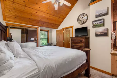 Bedroom - 238 Oakridge Rd, Branson, MO 65616 photo 4 of 7