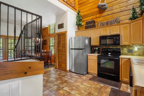 Kitchen - 238 Oakridge Rd, Branson, MO 65616 photo 1 of 2