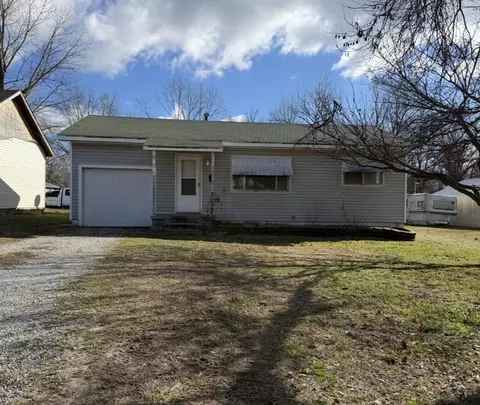 1120 N Fulbright Ave, Springfield, MO 65802