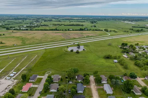 000 W Erskine Drake St, Bolivar, MO 65613