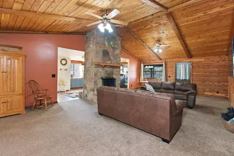 Living - 1288 County Road 334, Tecumseh, MO 65760 photo 3 of 4