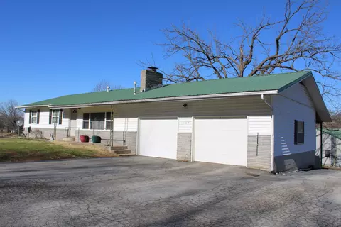 1507 Washington Ave, Seneca, MO 64865