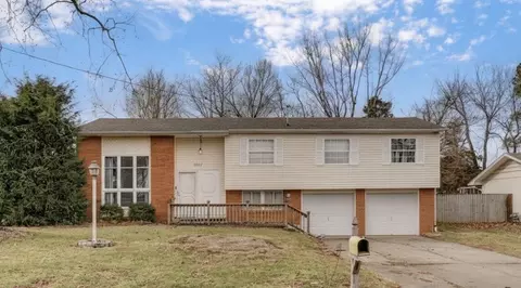 3457 S Carriage Ave, Springfield, MO 65809