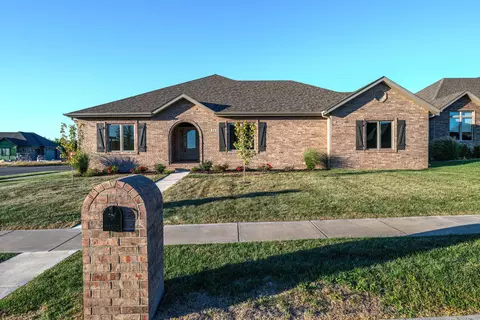 Exterior - 3579 W Cherokee St, Springfield, MO 65807 photo 2 of 7