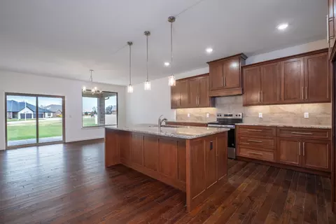 Kitchen - 3579 W Cherokee St, Springfield, MO 65807 photo 3 of 5