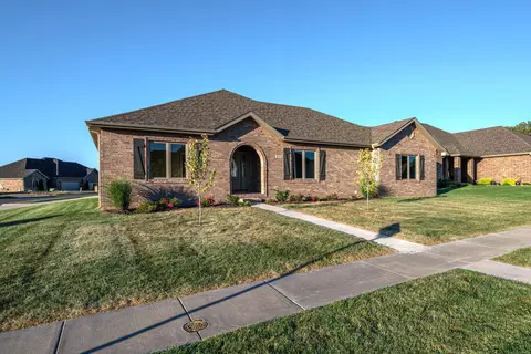 Exterior - 3579 W Cherokee St, Springfield, MO 65807 photo 3 of 7