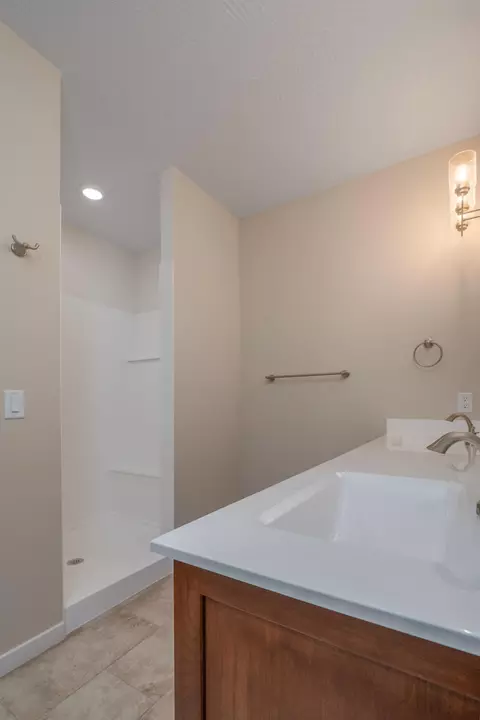 Bath - 3579 W Cherokee St, Springfield, MO 65807 photo 4 of 5
