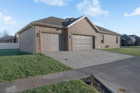 Exterior - 3579 W Cherokee St, Springfield, MO 65807 photo 4 of 7