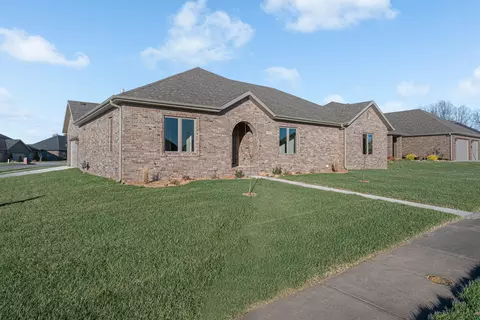 3579 W Cherokee St, Springfield, MO 65807