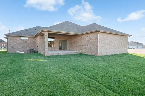 Exterior - 3579 W Cherokee St, Springfield, MO 65807 photo 7 of 7
