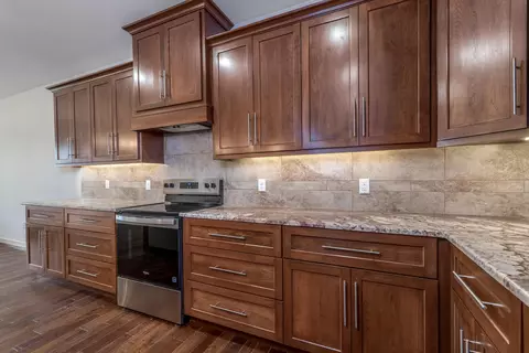 Kitchen - 3579 W Cherokee St, Springfield, MO 65807 photo 4 of 5