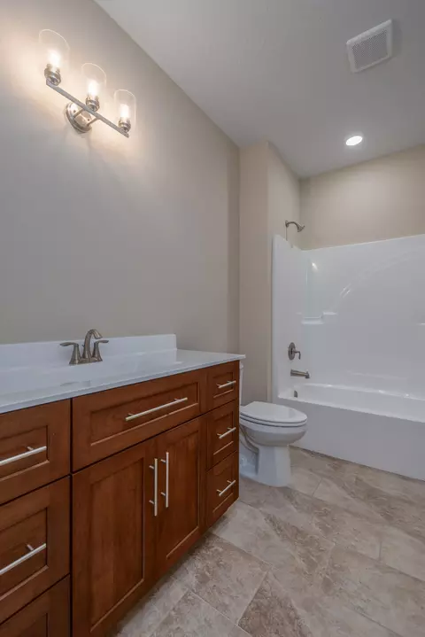 Bath - 3579 W Cherokee St, Springfield, MO 65807 photo 5 of 5