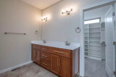 Bath - 3579 W Cherokee St, Springfield, MO 65807 photo 1 of 5