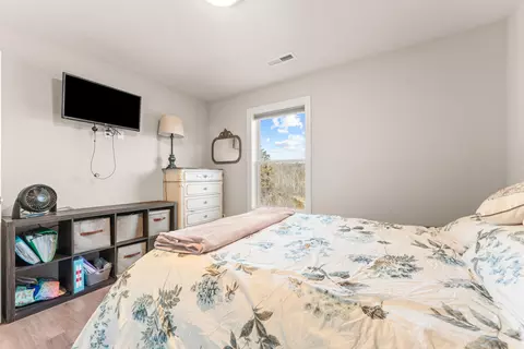 Bedroom - 101 Jury Ln, Branson, MO 65616 photo 1 of 10