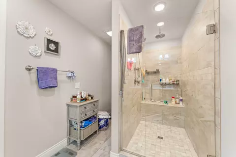 Bath - 101 Jury Ln, Branson, MO 65616 photo 2 of 4