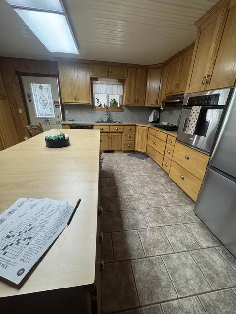 Kitchen - 18674 Farm Road 1045, Exeter, MO 65647 photo 1 of 4