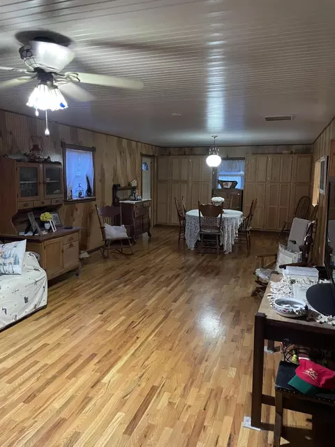 Dining - 18674 Farm Road 1045, Exeter, MO 65647 photo 1 of 2
