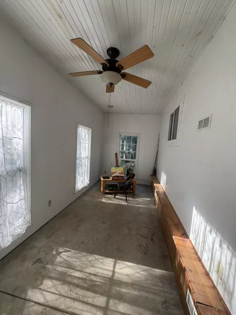 Exterior - 18674 Farm Road 1045, Exeter, MO 65647 photo 4 of 10