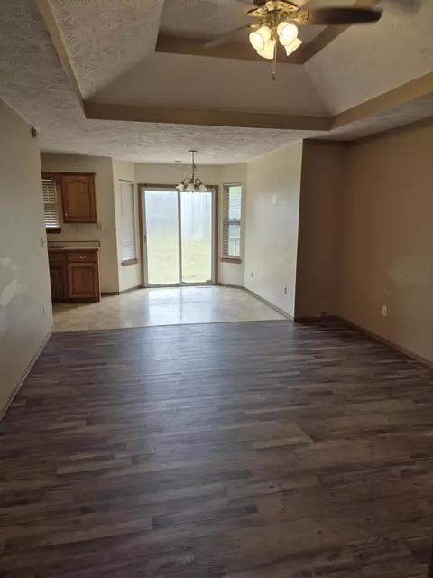 Living - 3236 W Madison St, Springfield, MO 65802 photo 2 of 4