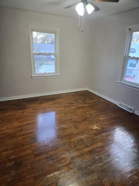 Bedroom - 3236 W Madison St, Springfield, MO 65802 photo 5 of 7