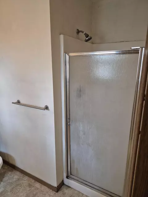Bath - 3236 W Madison St, Springfield, MO 65802 photo 3 of 5
