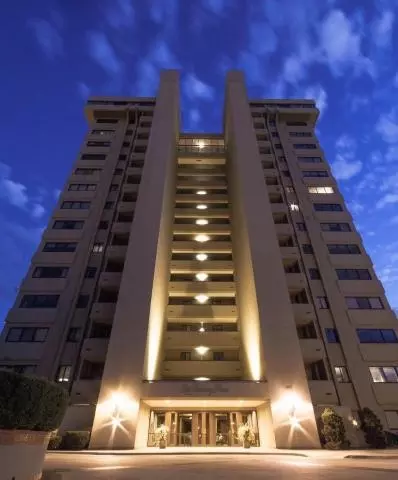 350 S John Q Hammons Pkwy #3-C, Springfield, MO 65806