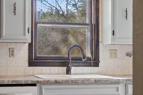 Kitchen - 1154 State Hwy 76, Branson, MO 65616 photo 2 of 3