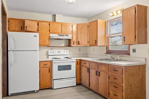 Kitchen - 1156 State Hwy 76, Branson, MO 65616 photo 2 of 5