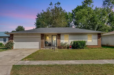 1637 W Wayland St, Springfield, MO 65807