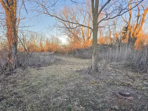 28229 State Hwy P, Cross Timbers, MO 65634