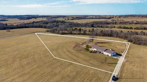 1757 Highway Kk, Bolivar, MO 65613