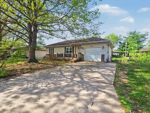 1507 W Meadow St, Ozark, MO 65721 photo 2