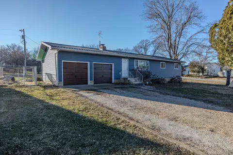 104 W South St, Hartville, MO 65667
